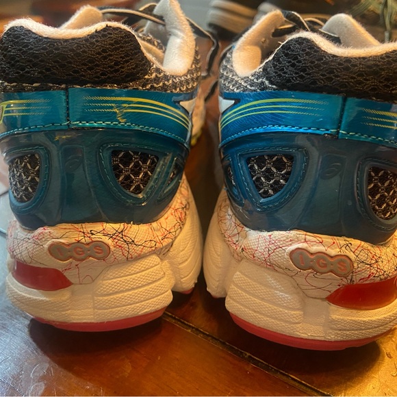 ASICS Gel Kayano 19 - Picture 6 of 7